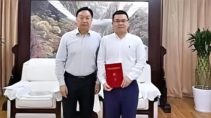 8d659c7e-a57b-456c-ae44-a4192f724b95 省k8凯发集团辅导受聘省当局参事室特约钻研员